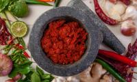 Изображение «Красная тайская паста карри с имбирем и листьями кафрского лайма» - (отдельный рецепт).