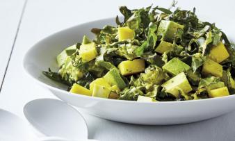 Immagine di "Insalata di mango, avocado e cavolo con salsa di zenzero e arancia", pagina 81. Immagine di "Insalata di mango, avocado e cavolo con salsa di zenzero e arancia", pagina 81.