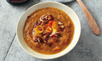 Rezeptbild "Herbstliche Maronen- und Karotten-Bisque mit Garam Masala" aus "Vegans Go Nuts", S. 120 Rezeptbild "Herbstliche Maronen- und Karotten-Bisque mit Garam Masala" aus "Vegans Go Nuts", S. 120