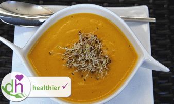 Image of the original recipe "Butternut squash soup with sprouts" from the blog "Kraftort Rohkostküche". Image of the original recipe "Butternut squash soup with sprouts" from the blog "Kraftort Rohkostküche".