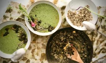 Imagen de la receta «Sopa de hojas de rabanito y espinacas», de «My Little Green Kitchen», pág. 26 Imagen de la receta «Sopa de hojas de rabanito y espinacas», de «My Little Green Kitchen», pág. 26