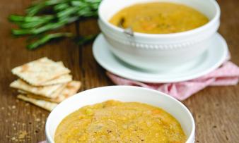 Rezeptbild "Schnupfen Adieu!-Suppe" aus dem Buch "Familien mit Pflanzenpower", Seite 123 Rezeptbild "Schnupfen Adieu!-Suppe" aus dem Buch "Familien mit Pflanzenpower", Seite 123
